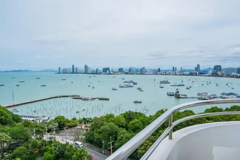 3 Bedroom Condo for Sale at Royal Cliff Garden