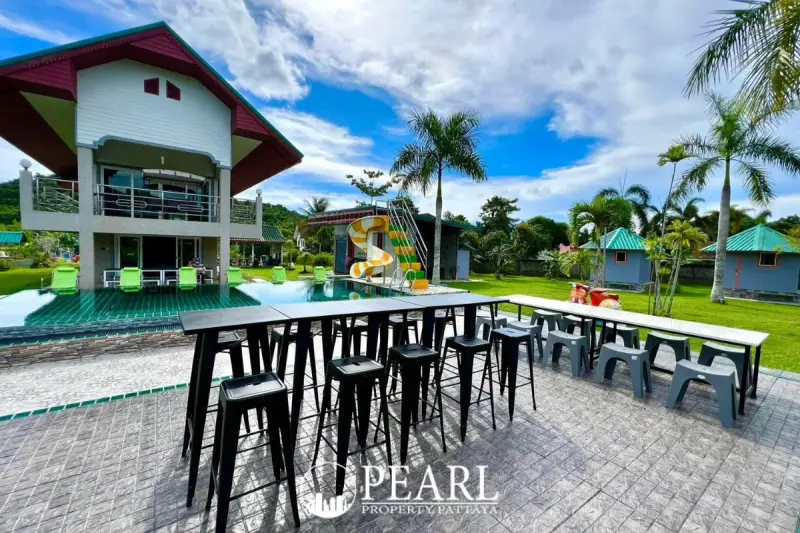 8 Bedroom House for Sale in Bang Saray – Villa/House for Sale in Pattaya