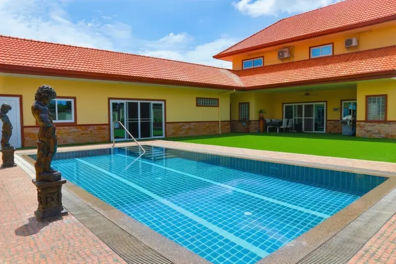 4 Bedroom House for Sale & Rent at Miami Villas  – Villa/House for Rent in Pattaya