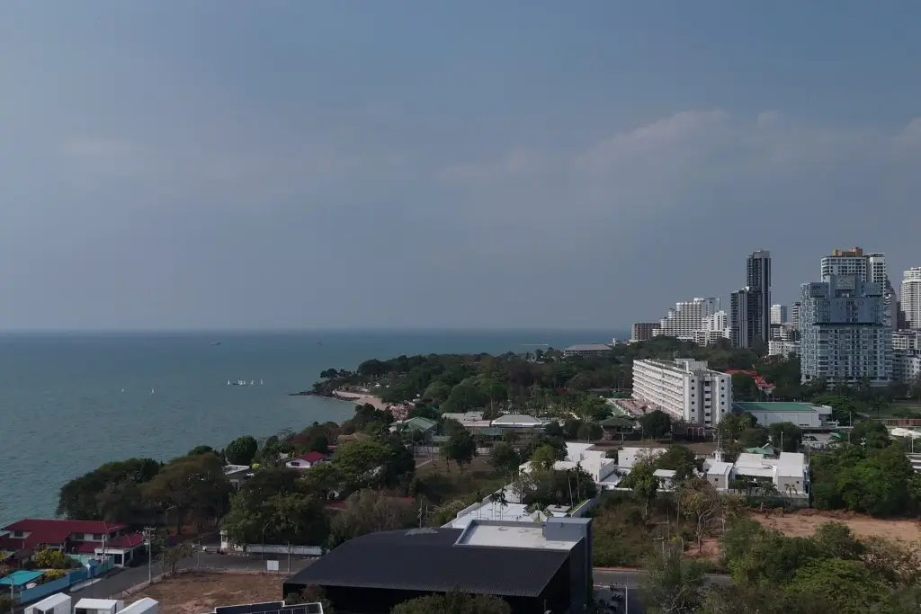 3 Bedroom Condo for Sale at Sea Sky By Sand, Pattaya, Thailand — 3-bedroom Condo — photo 1
