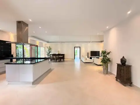 3 Bedroom House for Rent at Sedona Villas 1 master bedroom with king bed and sliding doors to pool terrace