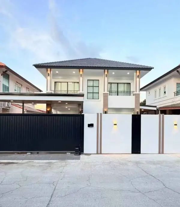4 Bedroom House for Sale in East Pattaya