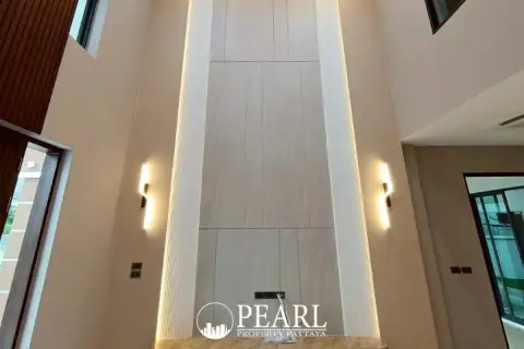 3 Bedroom Villa for Sale in Nong Prue modern kitchen with island