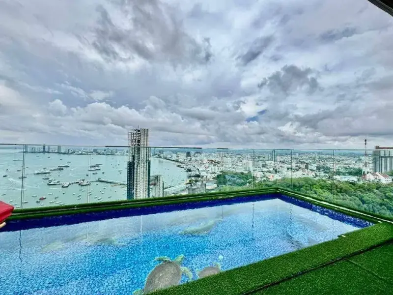 4 Bedroom Condo for Sale & Rent at Sky Residences Pattaya