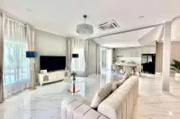 4 Bedroom House for Sale at Srisuk Villa, Pattaya, Thailand — 4-bedroom House — photo 2