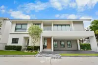 4 Bedroom House for Sale in The Lavish exterior front view