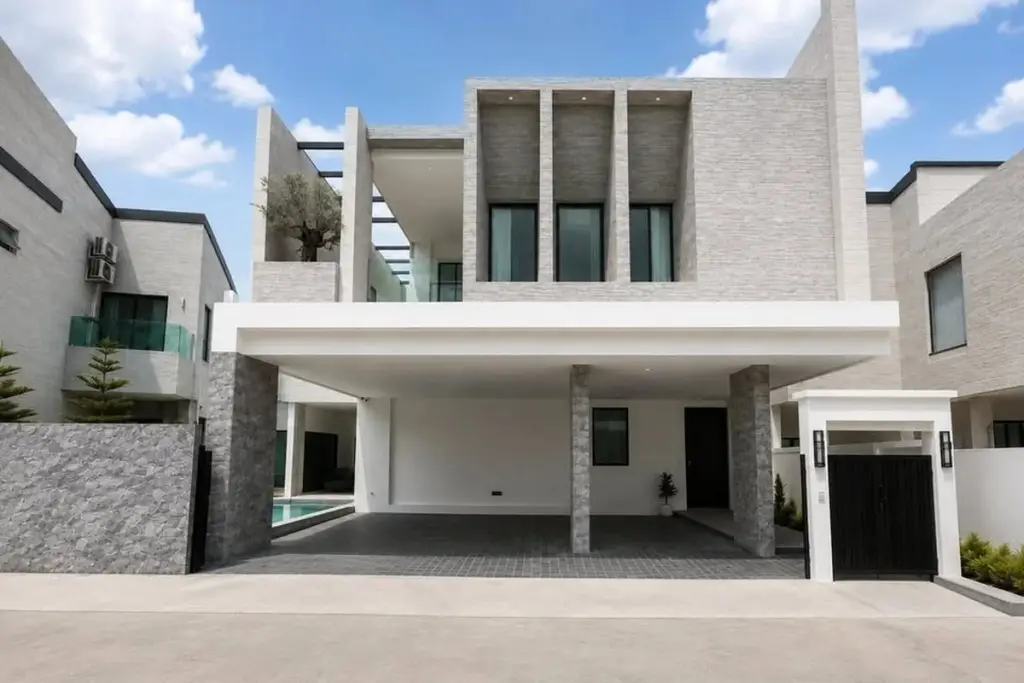 5 Bedroom House for Sale at Thamber Private Pool Villa, Pattaya, Thailand — 5-bedroom House — photo 1