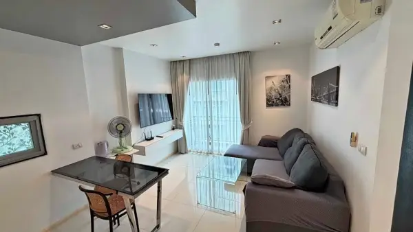 1 Bedroom Condo for Sale at The Gallery Condominium