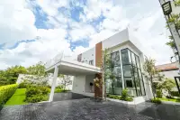 4 Bedroom House for Sale at The Image, Pattaya, Thailand — 4-bedroom House — photo 1