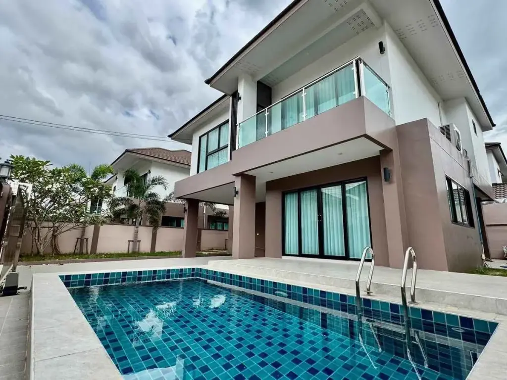 4 Bedroom House for Rent at The Lake Huay Yai, Pattaya, Thailand — 4-bedroom House — photo 1
