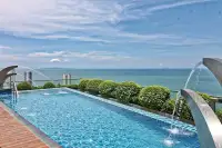 Studio Condo for Sale at The Peak Towers, Pattaya, Thailand — Condo — photo 1