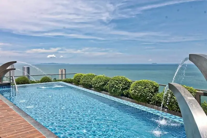 Studio Condo for Sale at The Peak Towers