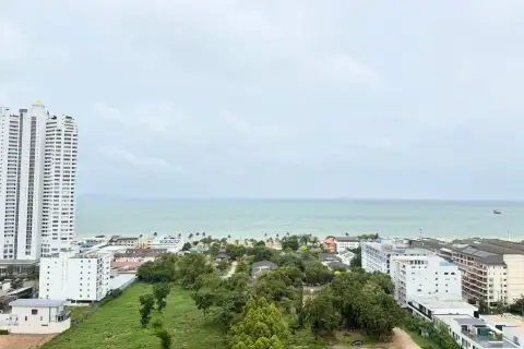 2 Bedroom Condo for Rent at The Riviera Jomtien high-rise view of Jomtien beach and coastline