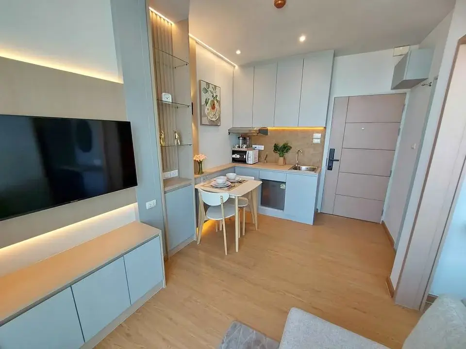 1 Bedroom Condo for Sale at The Twin Tower Jomtien Beach Pattaya, Pattaya, Thailand — 1-bedroom Condo — photo 1