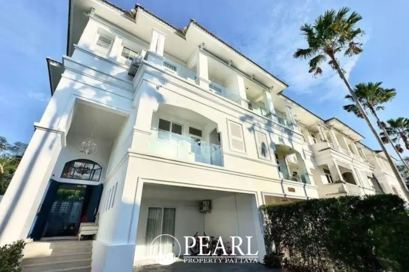 5 Bedroom House for Sale at Baan Dhewaran – Villa/House for Sale in Pattaya