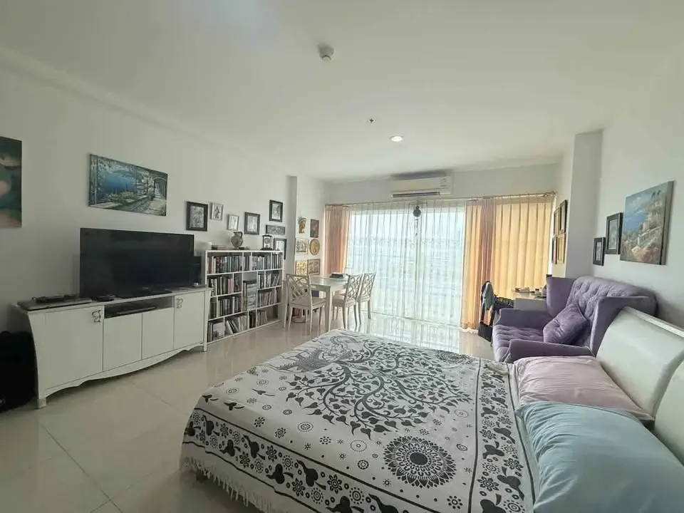 1 Bedroom Condo for Sale at View Talay 8, Pattaya, Thailand — 1-bedroom Condo — photo 1