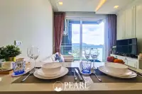 1 Bedroom Condo for Sale in Del Mare modern kitchen with appliances