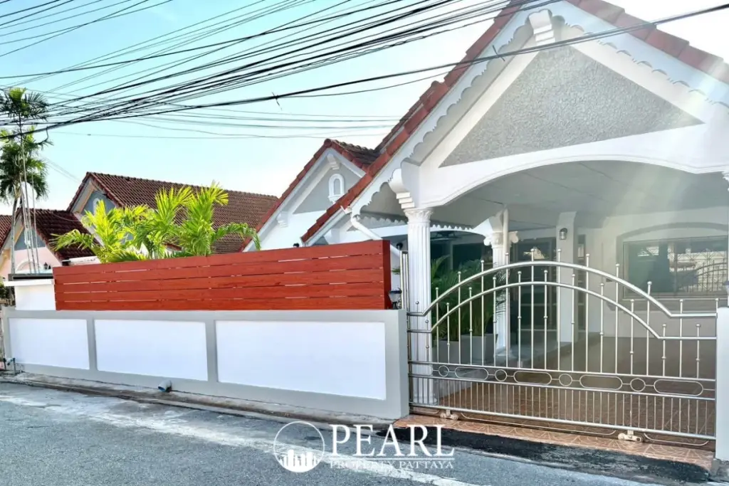 4 Bedroom House for Sale in Wantana Village exterior front view