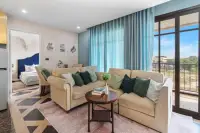 2 Bedroom Condo for Sale & Rent at Espana Condo Resort master bedroom with king-size bed