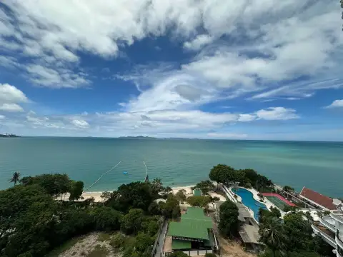 2 Bedroom Condo for Rent at Wongamat Tower panoramic ocean view with pool and lush coastline