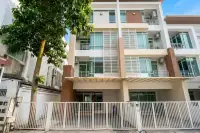 4 Bedroom Townhouse for Sale at The Gallery Condominium exterior facade