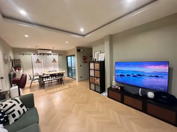 4 Bedroom House for Sale at Patta Define
