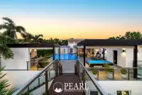 6 Bedroom House for Sale in Central Pattaya private swimming pool
