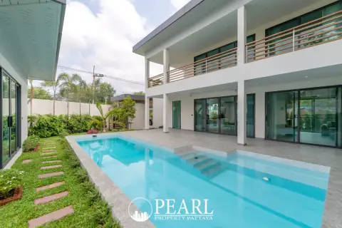 4 Bedroom House for Sale in The Lakes Pool Villa spacious living room with modern furniture