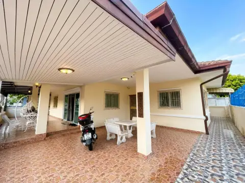 3 Bedroom House for Sale in East Pattaya, Pattaya, Thailand — 3-bedroom House — photo 3