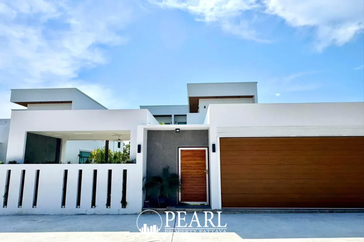 4 Bedroom House for Sale in The Sugar Palm Villa