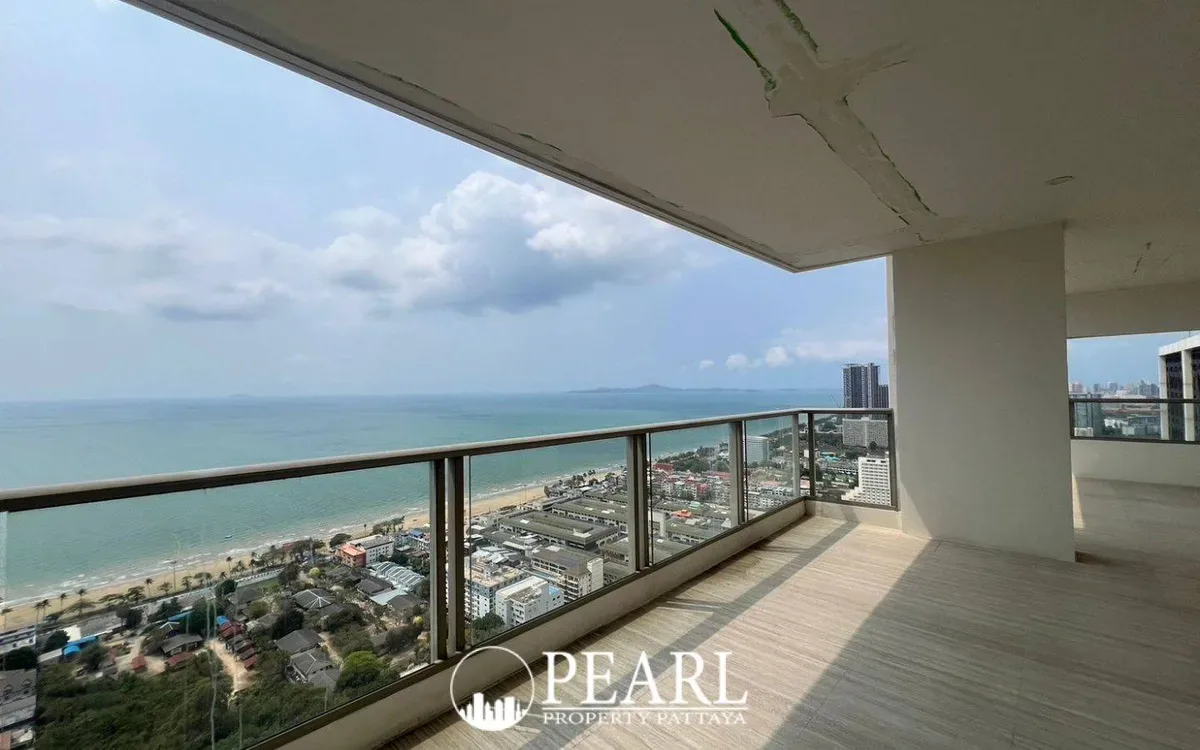 5 Bedroom Condo for Sale in The Riviera Jomtien panoramic ocean view