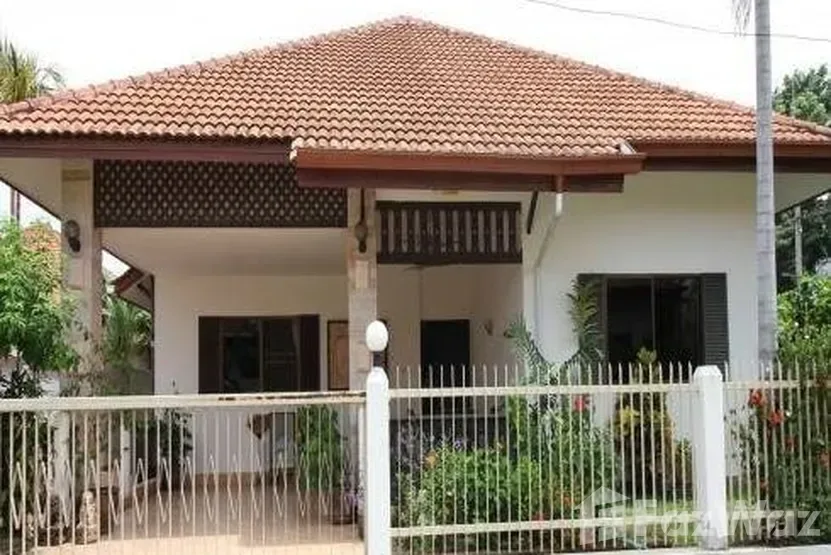 Noen Plub Wan Village