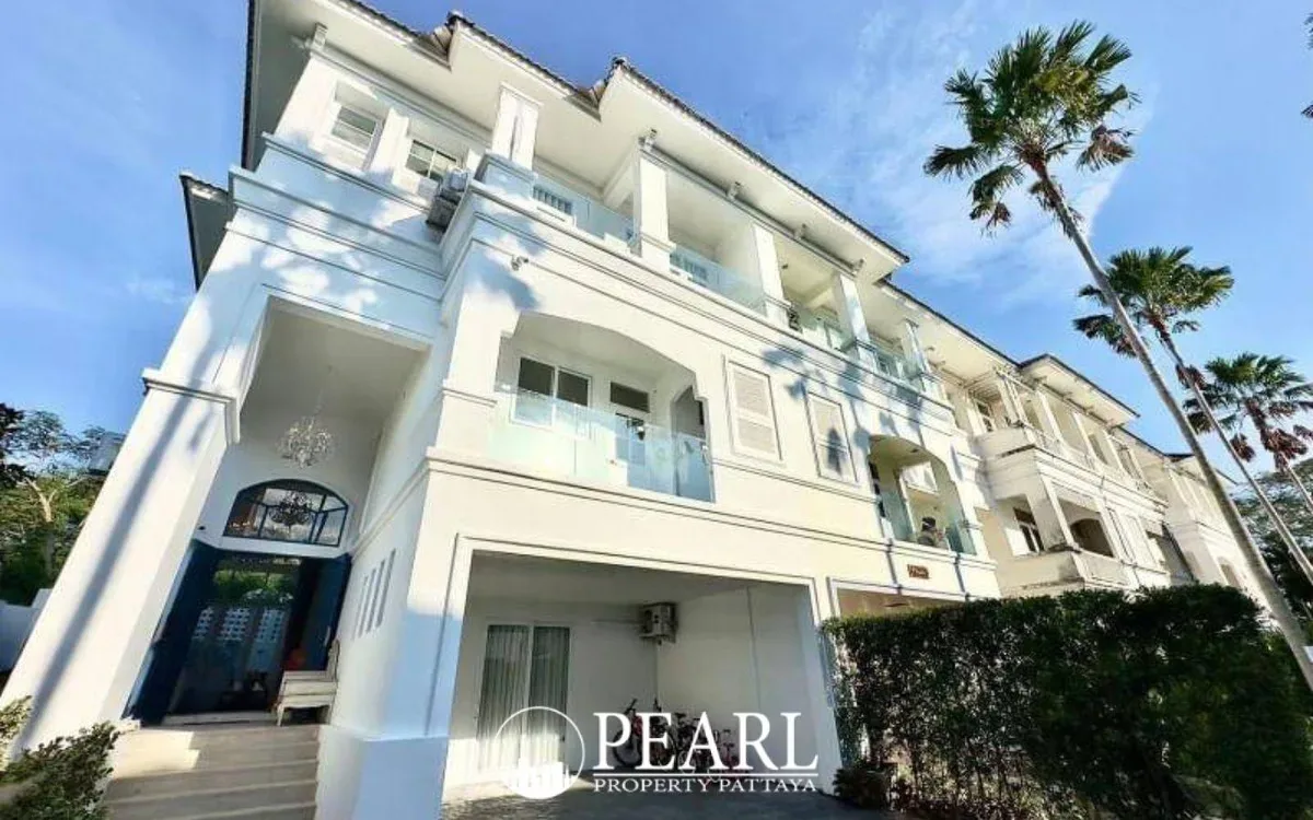 5 Bedroom House for Sale in Jomtien