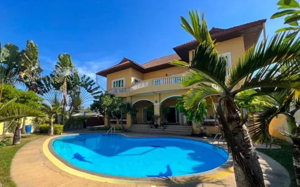 4 Bedroom House for Sale in East Pattaya exterior view