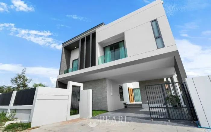 4 Bedroom House for Sale in The Cave Ville