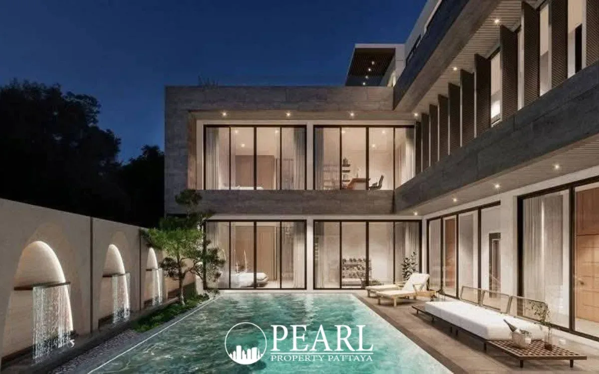 6 Bedroom House for Sale in Bang Lamung luxurious swimming pool