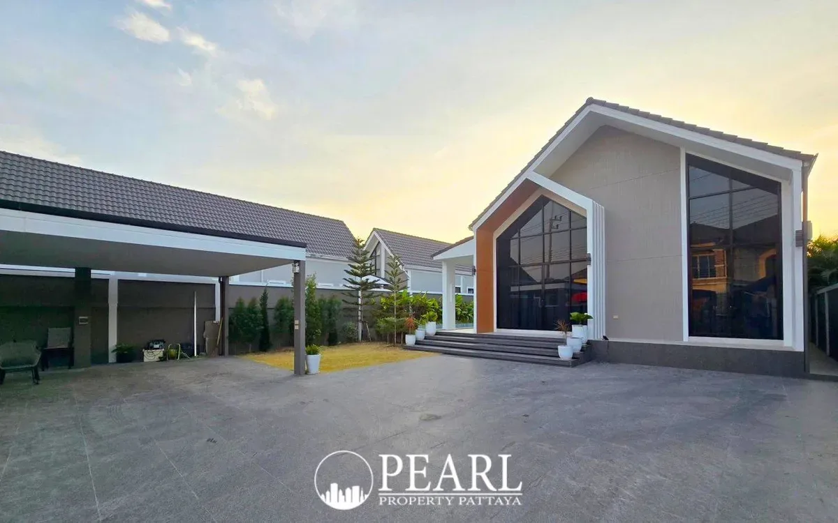 5 Bedroom House for Sale in Nordic Residence