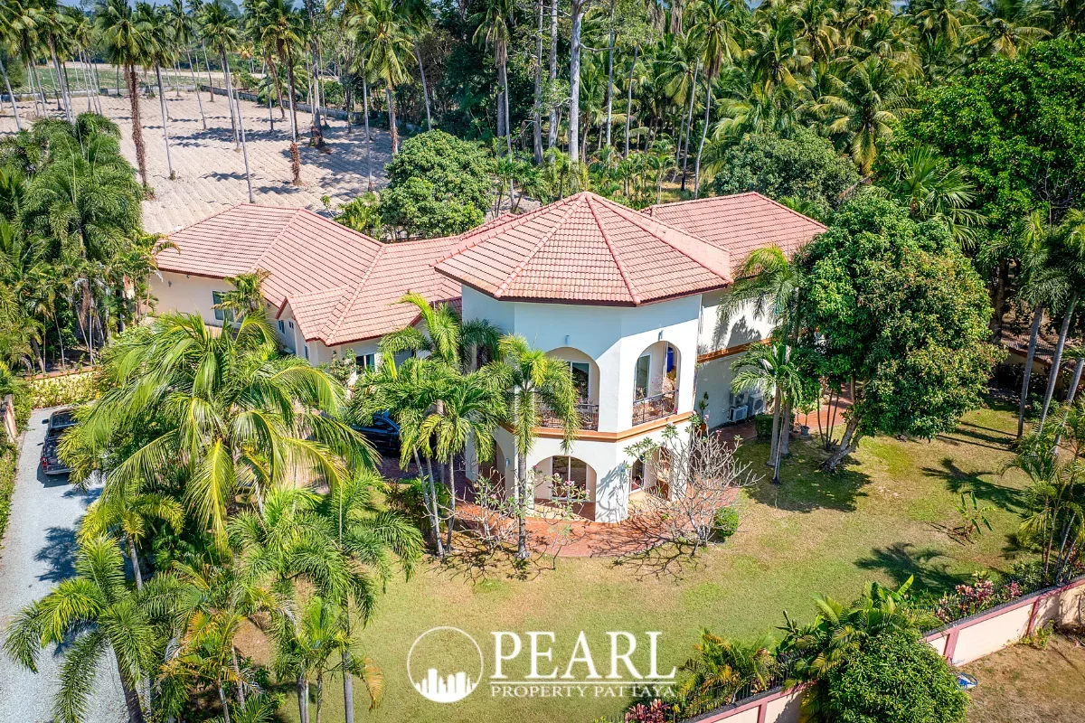 5 Bedroom House for Sale in L Pattaya