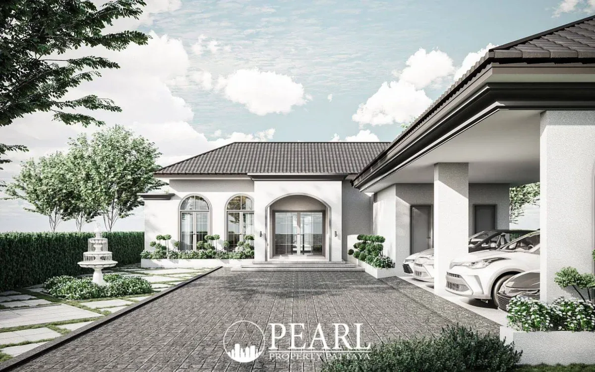 5 Bedroom House for Sale in Classic Villa exterior front view