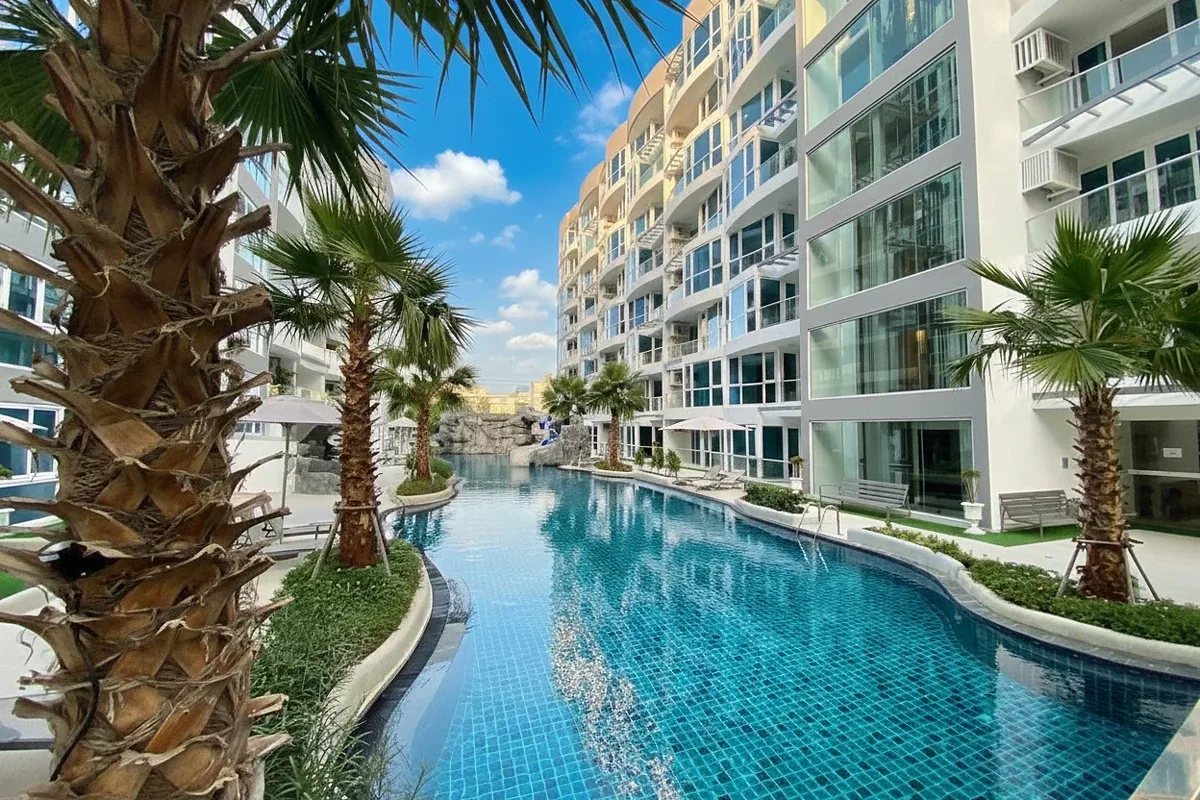 Grand Avenue Residence