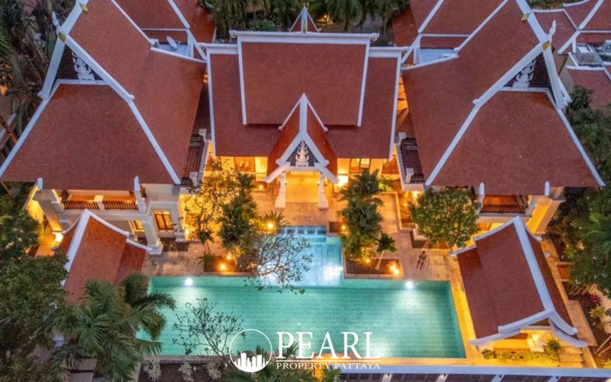 5 Bedroom Villa for Sale in Bang Lamung exterior facade