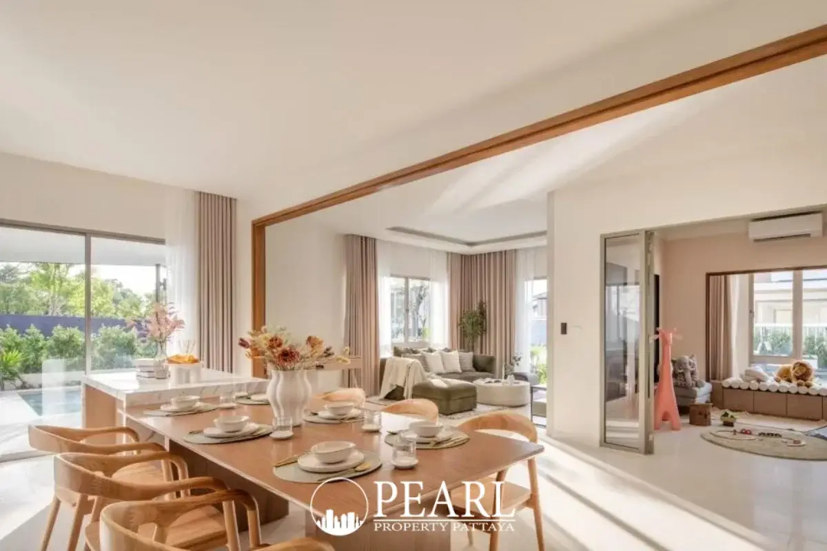 4 Bedroom House for Sale in Horizon By Patta private swimming pool