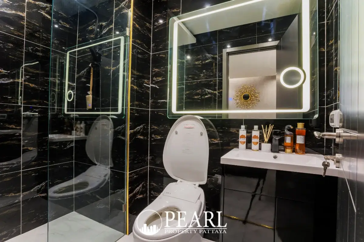1 Bedroom Condo for Sale in Grand Solaire Pattaya bathroom with contemporary fixtures