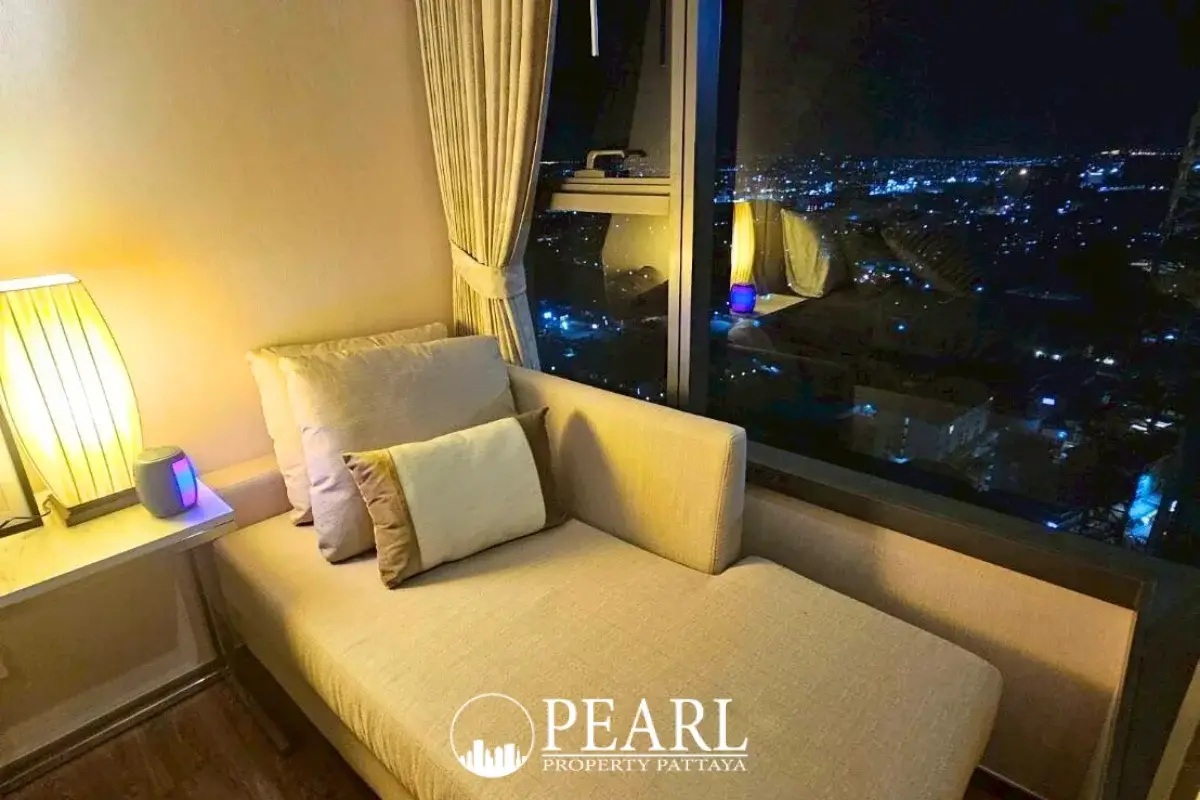 1 Bedroom Condo for Sale in Once Pattaya bedroom with city view
