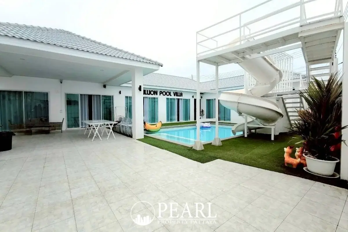 5 Bedroom House for Sale in Huay Yai exterior facade