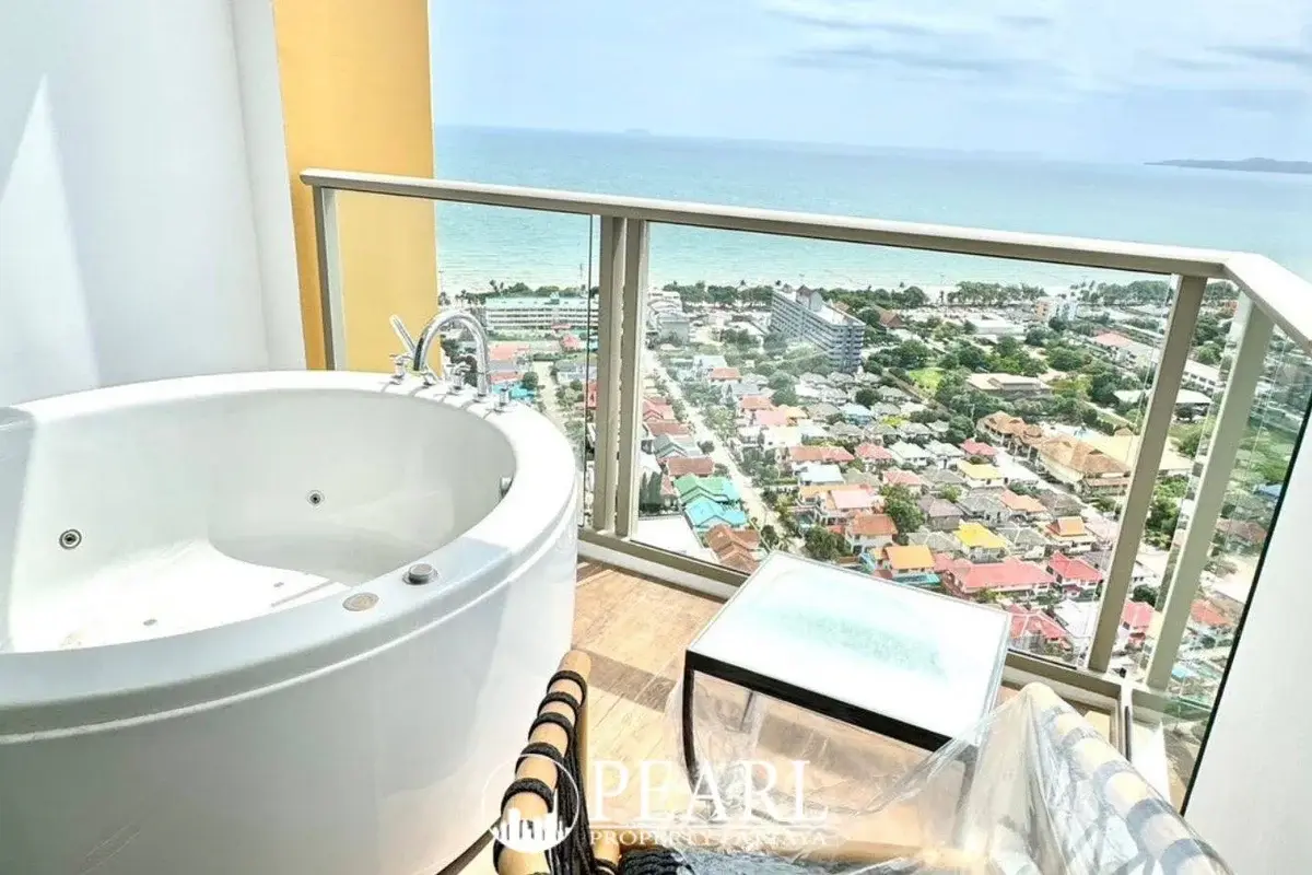 1 Bedroom Condo for Sale in Riviera Ocean Drive modern kitchen