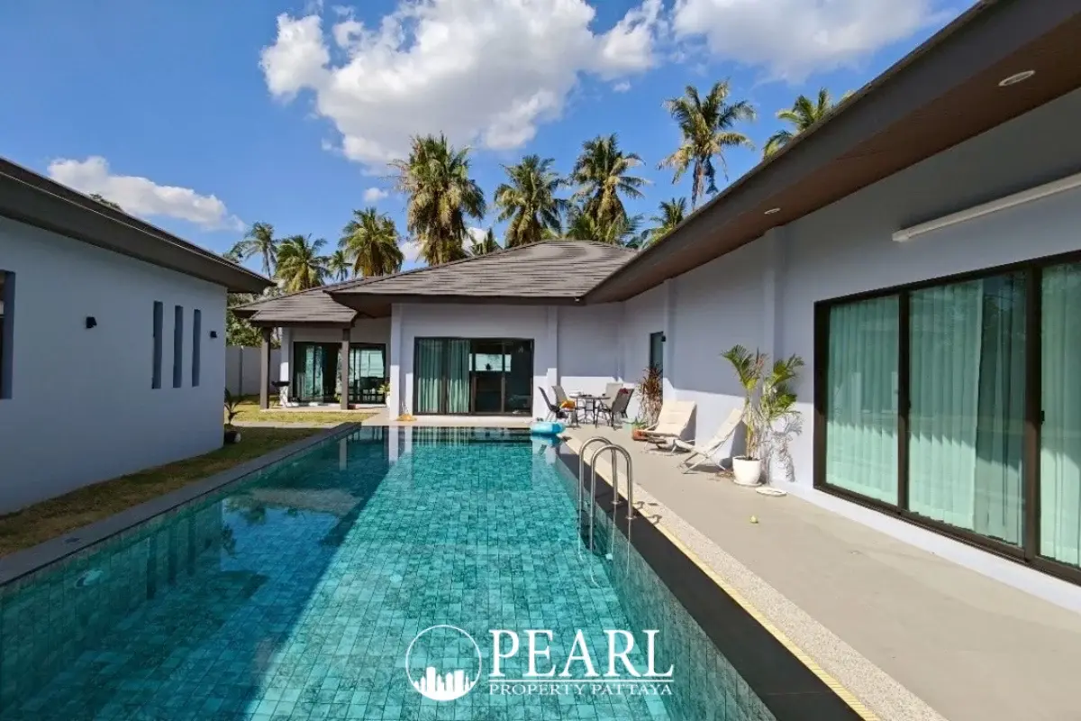 3 Bedroom House for Sale in Baan Pattaya 6 modern kitchen with appliances