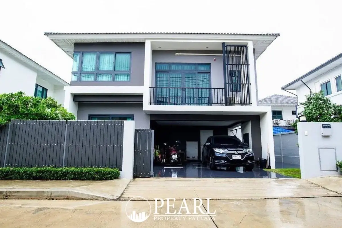 4 Bedroom House for Sale in Patta Ville exterior front view