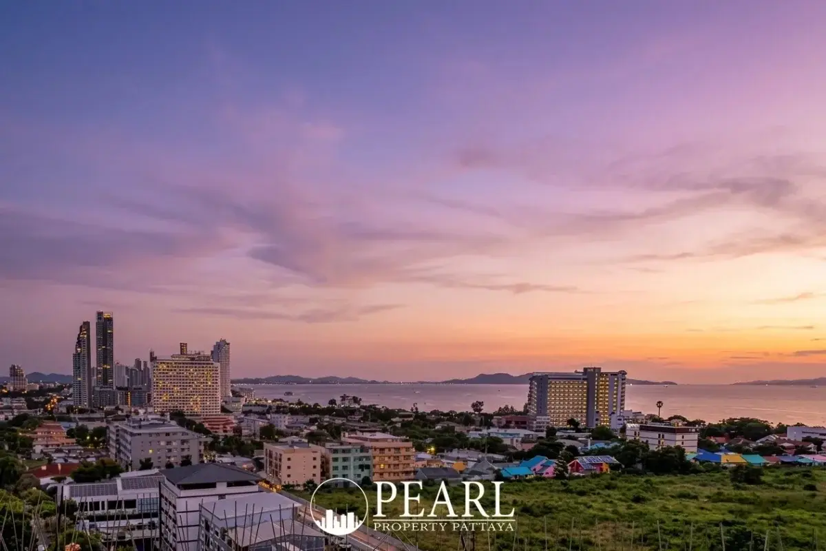 1 Bedroom Condo for Sale at Jomtien Beach Condominium comfortable bedroom