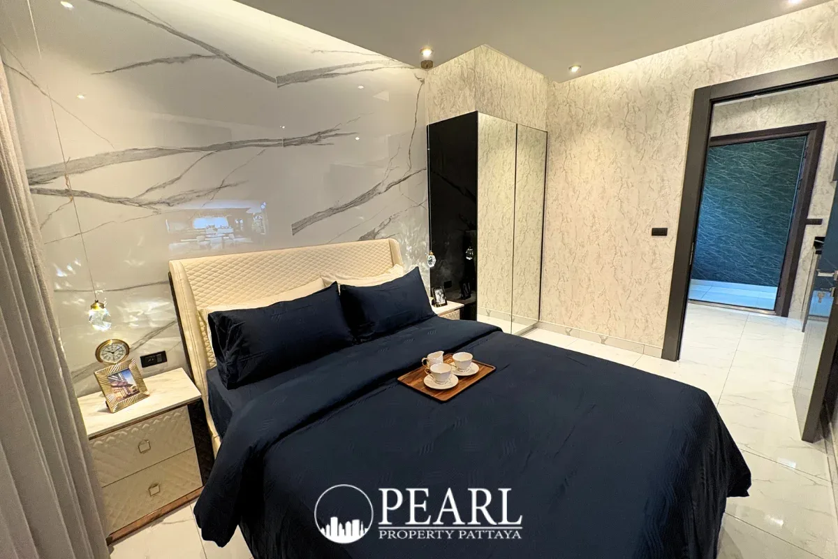 2 Bedroom Condo for Sale in Zenith Pattaya second bedroom with twin beds